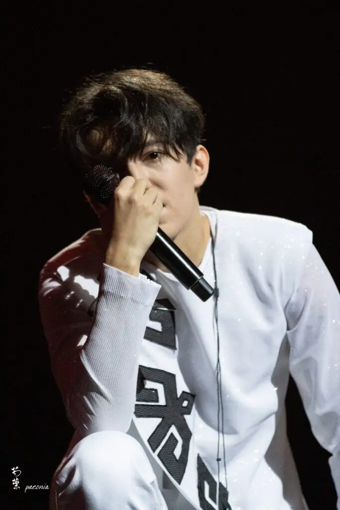 2019_11_29_Dimash_Arnau_Saint_Petersburg