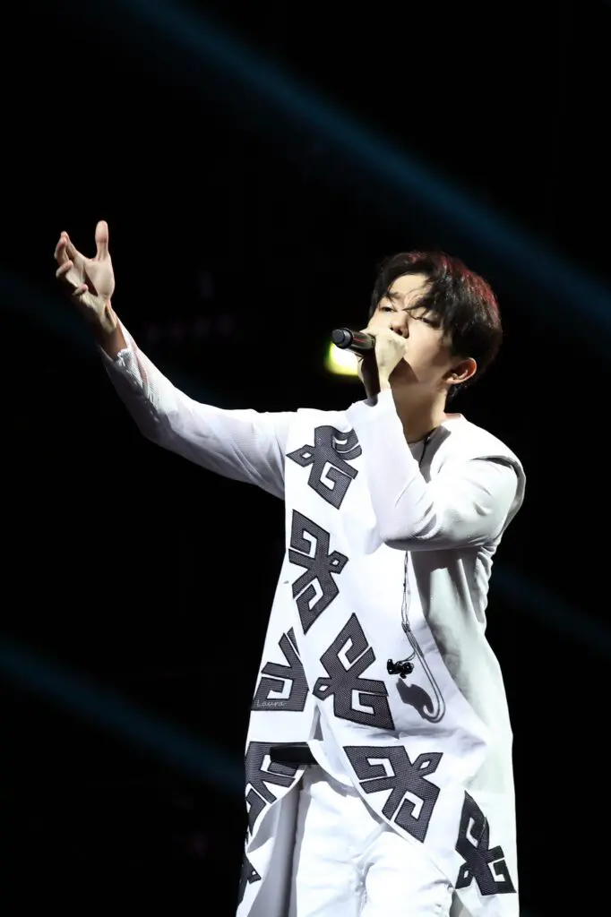 2019_11_29_Dimash_Arnau_Saint_Petersburg