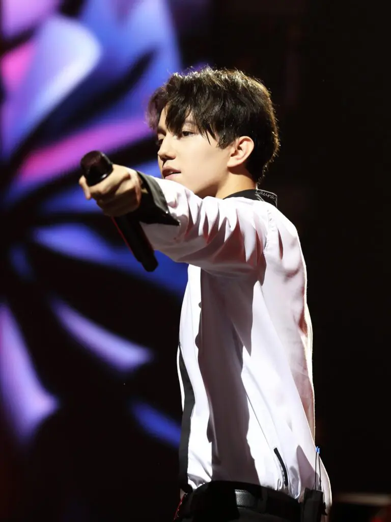 2019_11_29_Dimash_Arnau_Saint_Petersburg