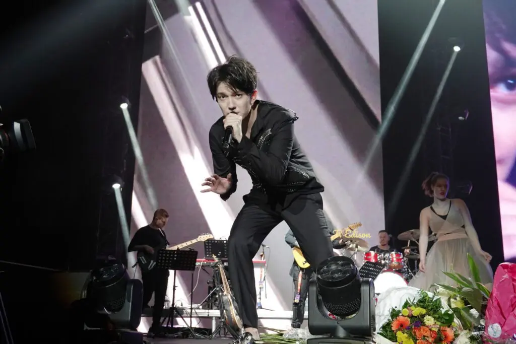 2022_04_09_Dimash_Düsseldorf_Arnau