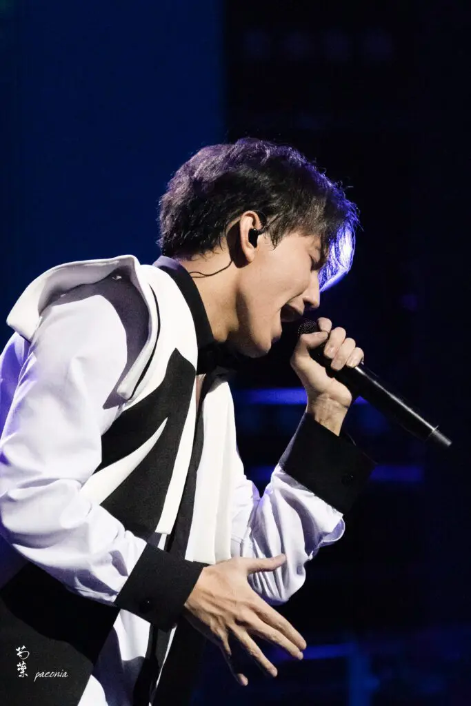 2019_11_29_Dimash_Arnau_Saint_Petersburg