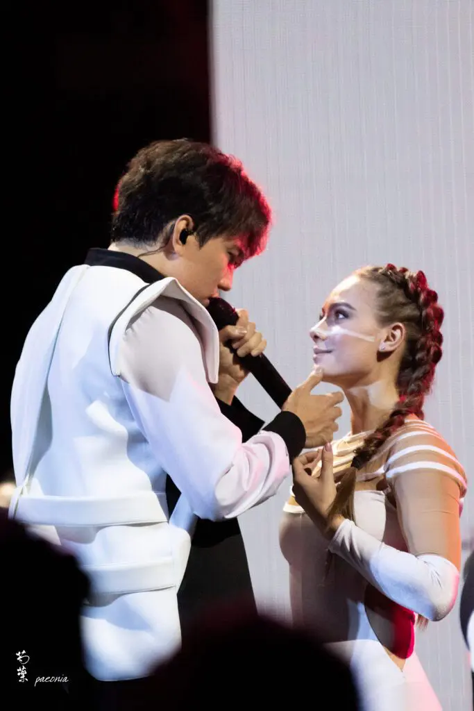 2019_11_29_Dimash_Arnau_Saint_Petersburg