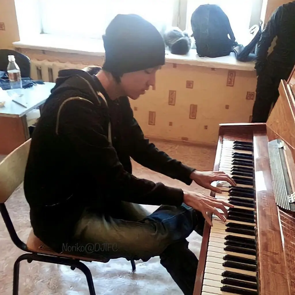 Dimash Qudaibergen piano