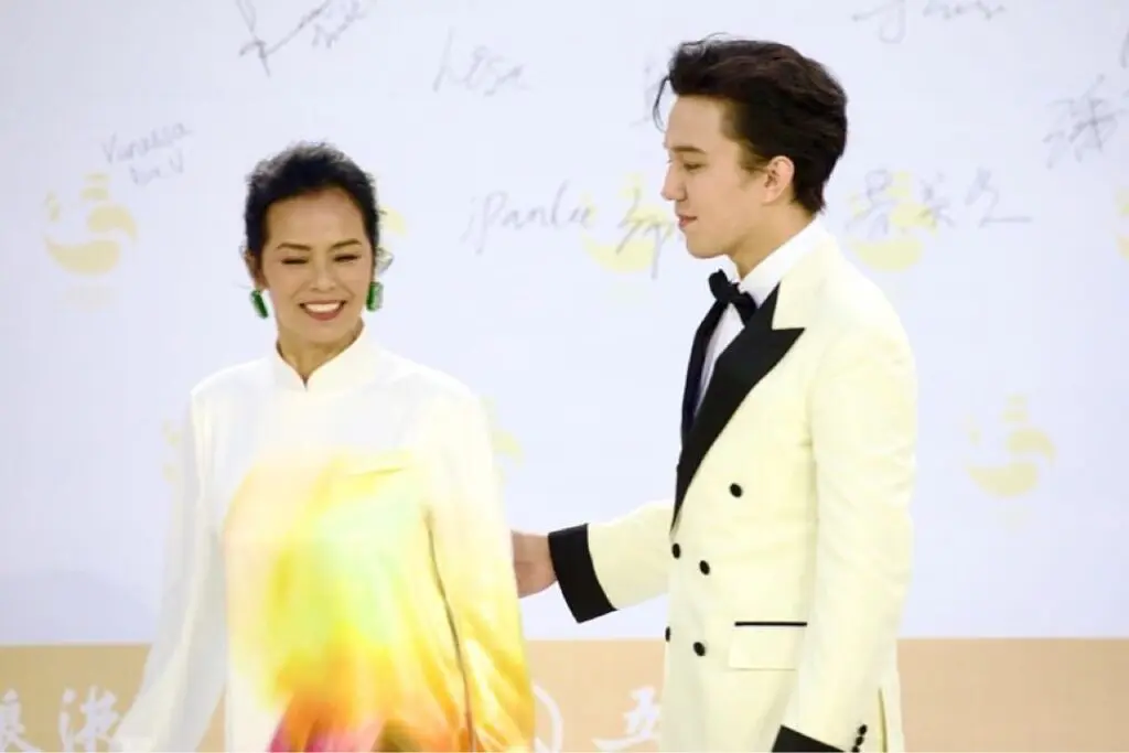 Dimash Qudaibergen at Golden Panda Awards Ceremony - Join Hands