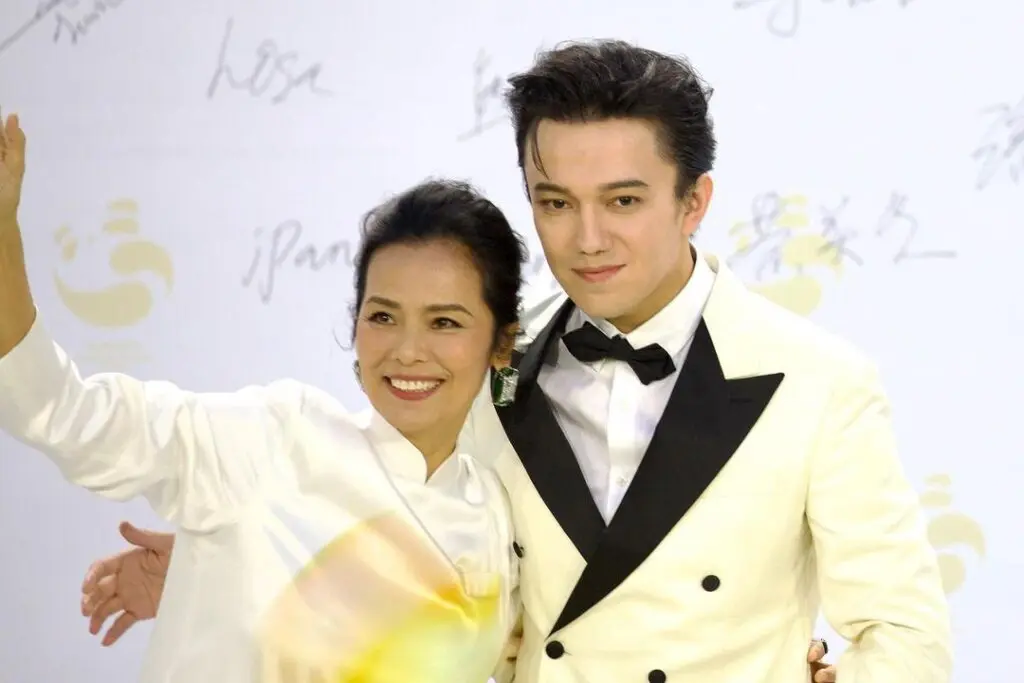 Dimash Qudaibergen at Golden Panda Awards Ceremony - Join Hands