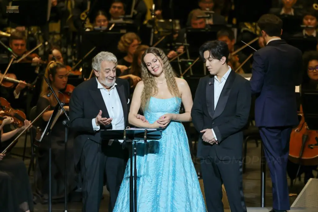 Dimash Qudaibergen Hanói Vietnam Julio de 2025 Plácido Domingo Kristine Opolais
