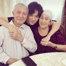 Grands-parents de Dimash Qudaibergen