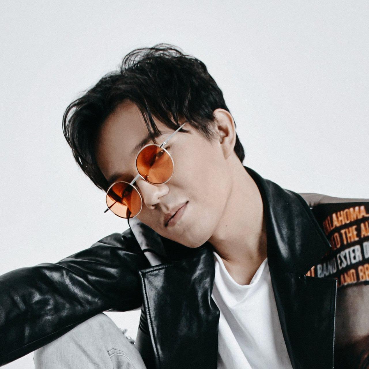 Επίσημες επαφές του Dimash Qudaibergen