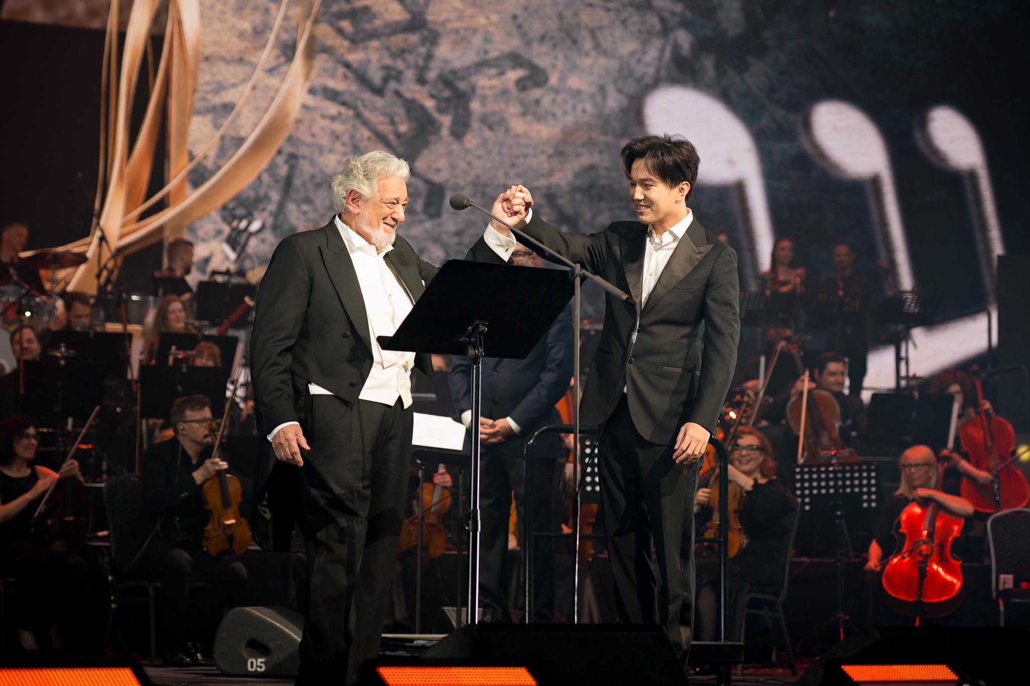 Virtuosos in Budapest – Domingo, HAUSER & Dimash