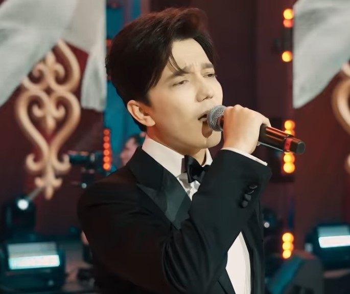 Dimash Qudaibergen - Qarlygashym Uya Salganda
